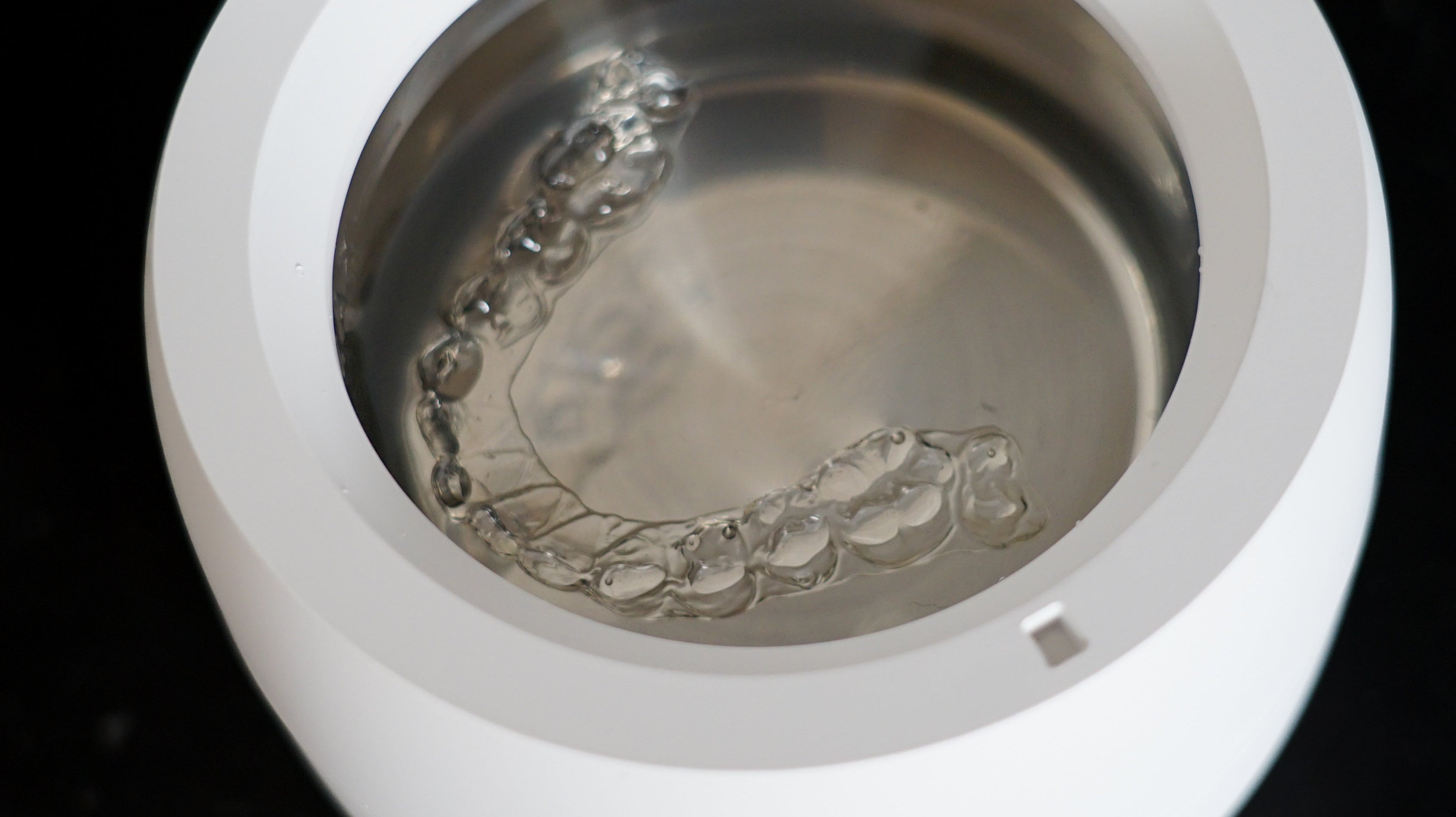 Ultrasuoni e Salute Orale: La Scienza Dietro la Cavitazione